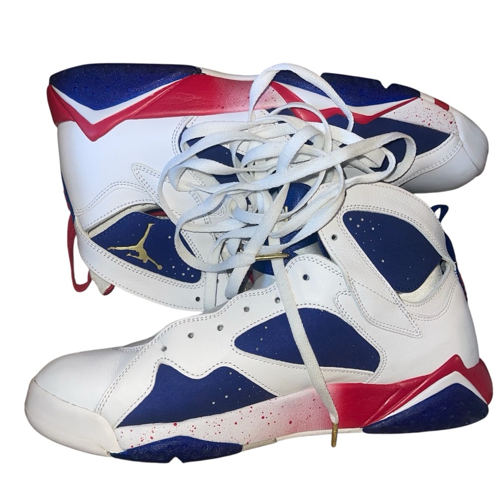 Jordan Athletic Shoes White and Blue High-Top Design